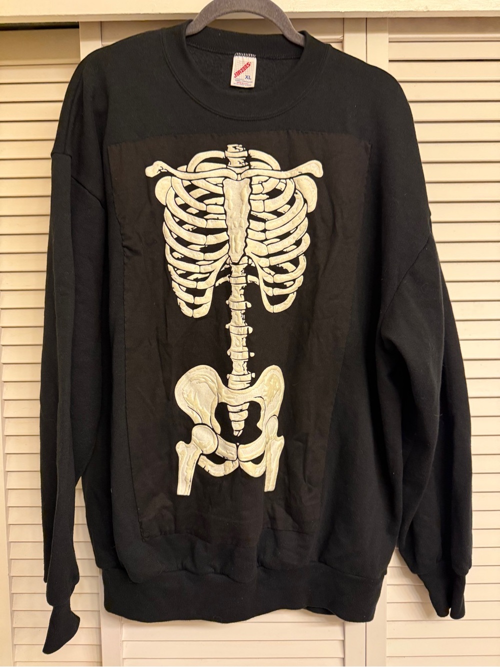 Men's XL Black Skeleton Graphic Glow in the Dark Sweatshirt Halloween Costume